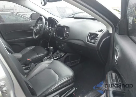 2018 Jeep Compass Limited 4X4 z USA, uszkodzony, nr VIN 3C4NJDCB5JT362398